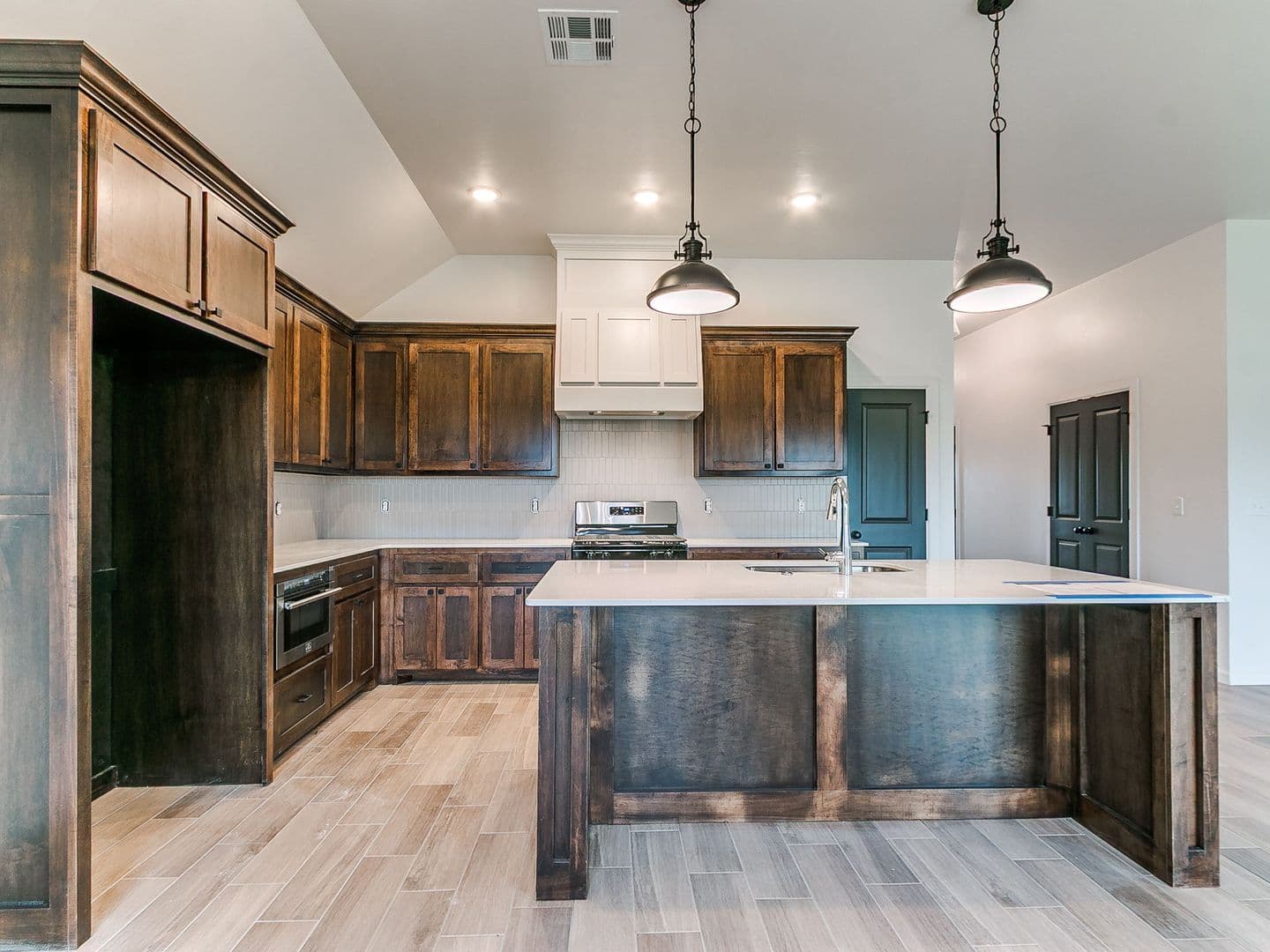 Shawnee House: 616 Honey Springs