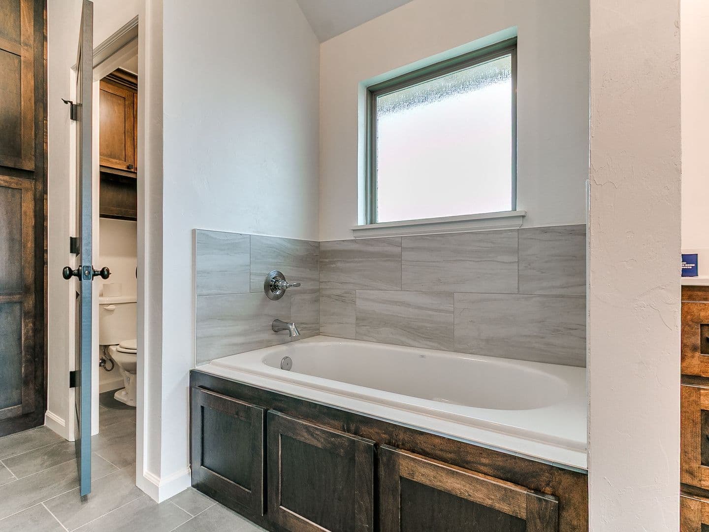 Shawnee House: 616 Honey Springs