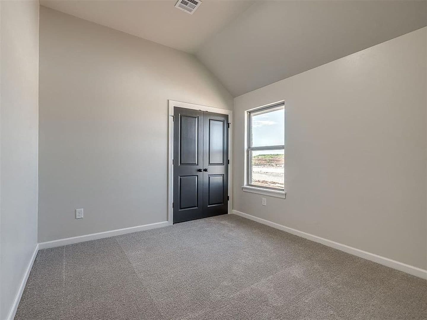 Yukon House: 11913 NW 118th