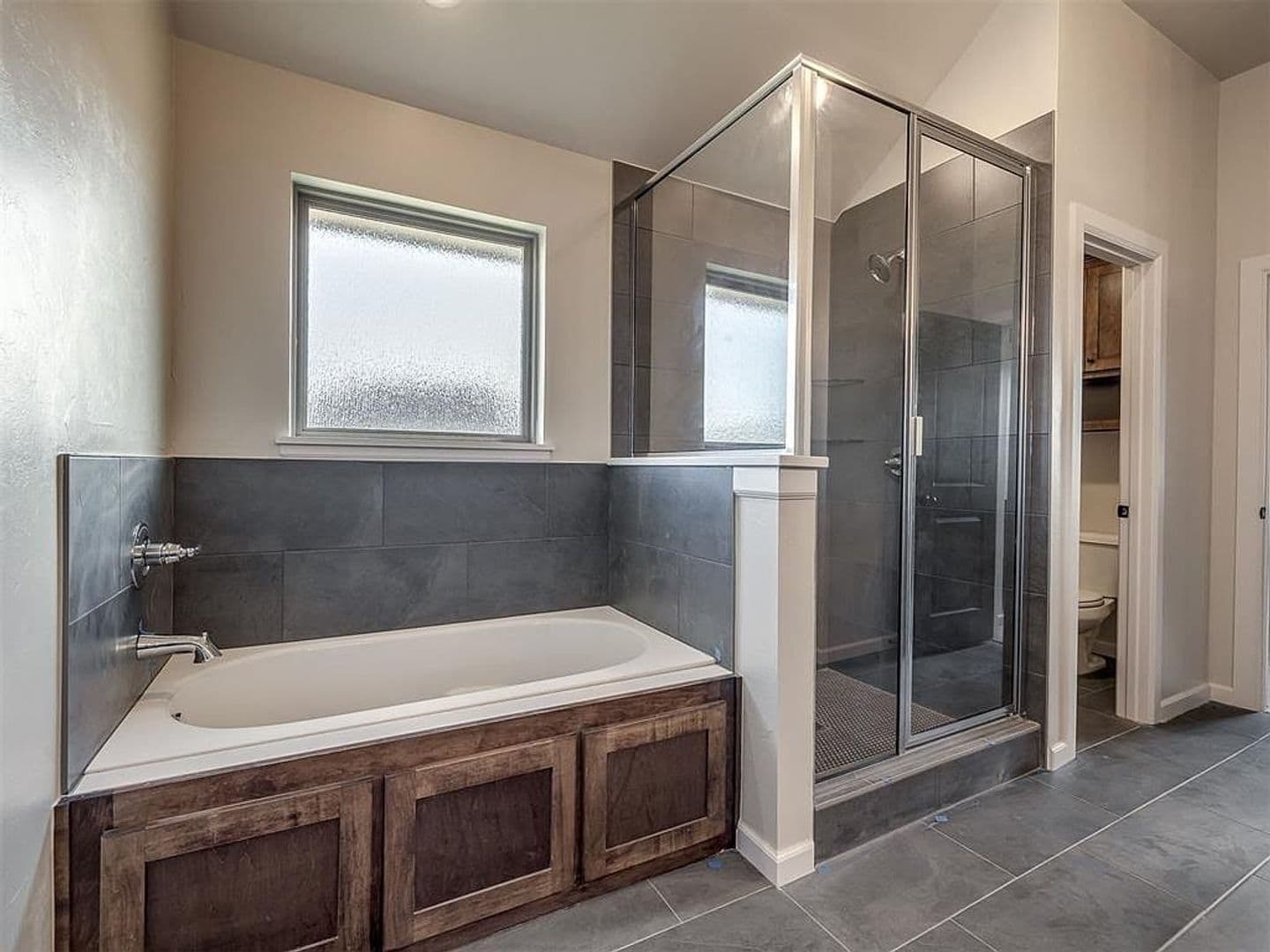 Yukon House: 11913 NW 118th
