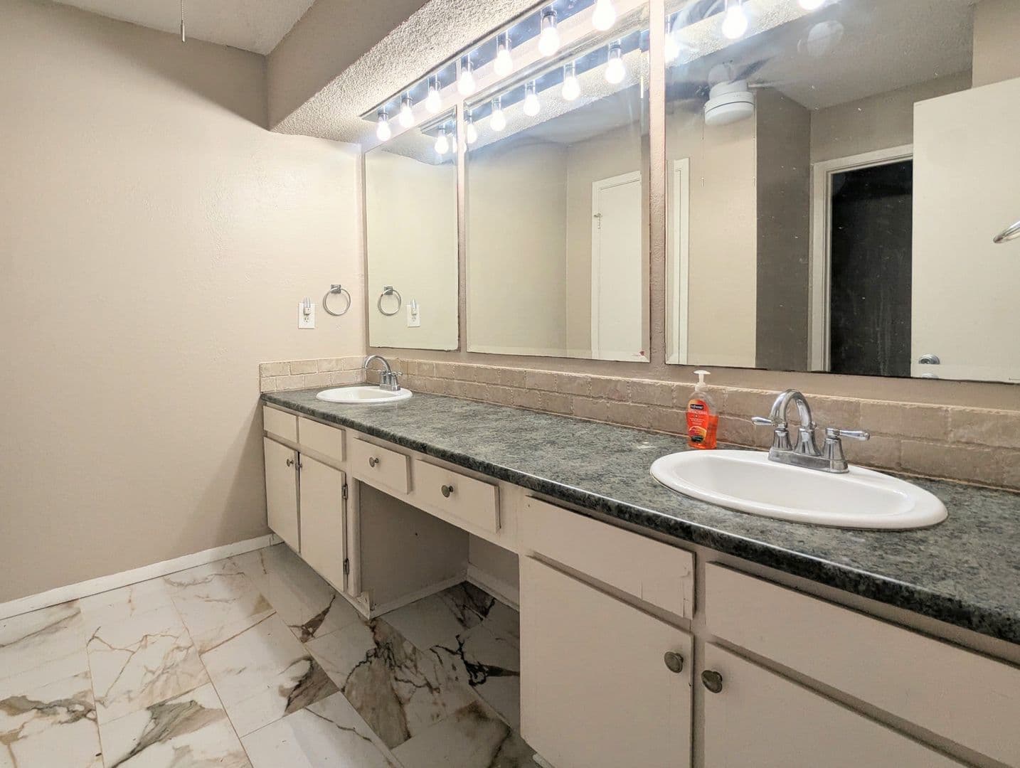 Oklahoma City House: 5916 N Pennsylvania Ave