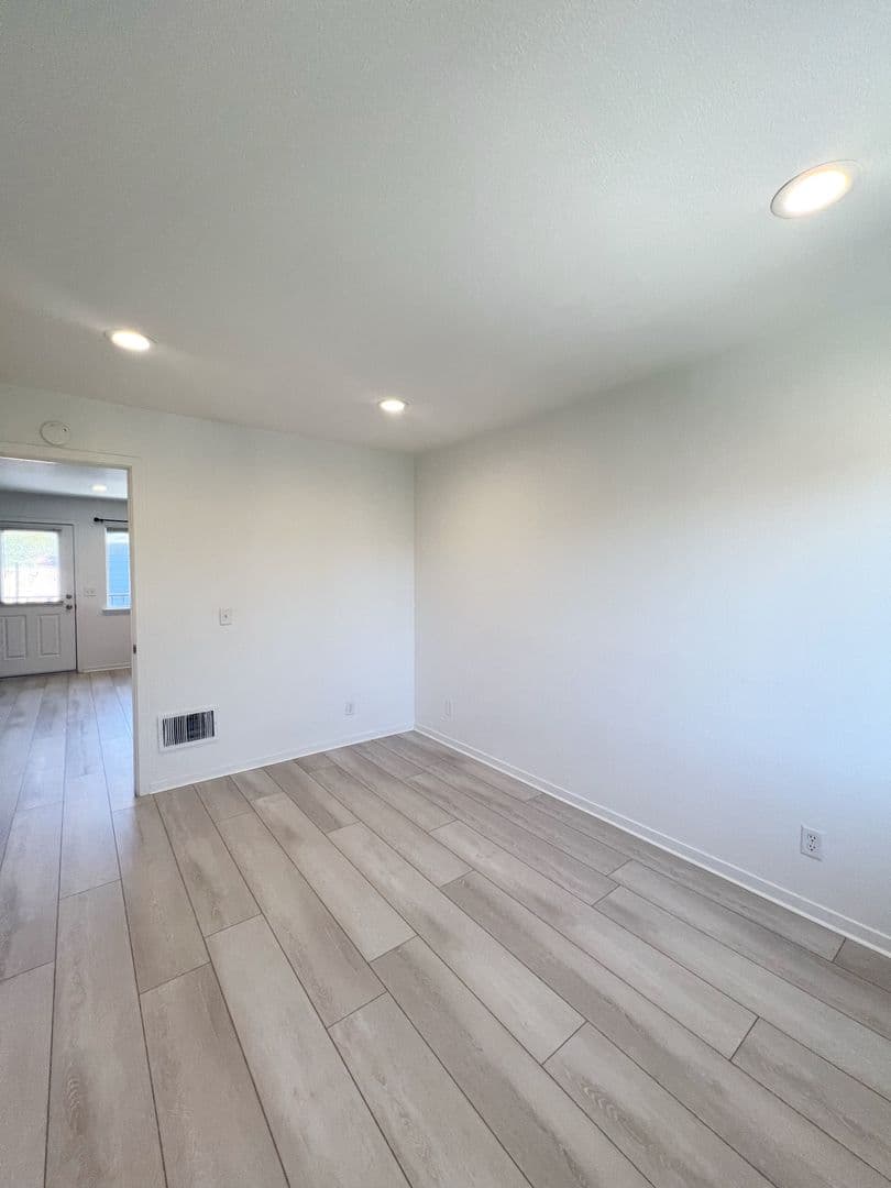 Reno Apartment: 521 Sinclair Street
