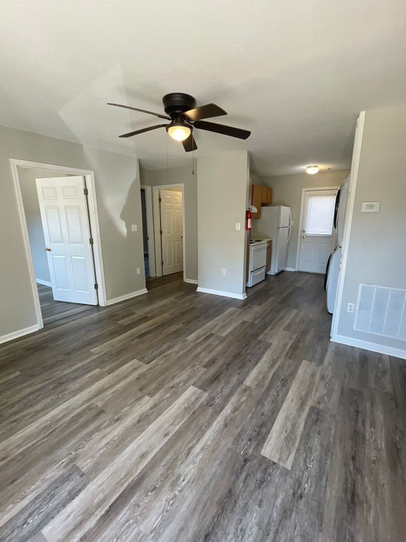 Jonesboro Apartment: 98 N Rogers St