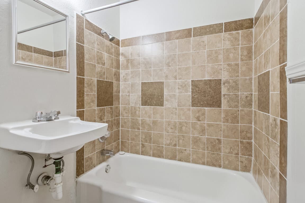 Oklahoma City Apartment: 4641 Woodland Blvd.