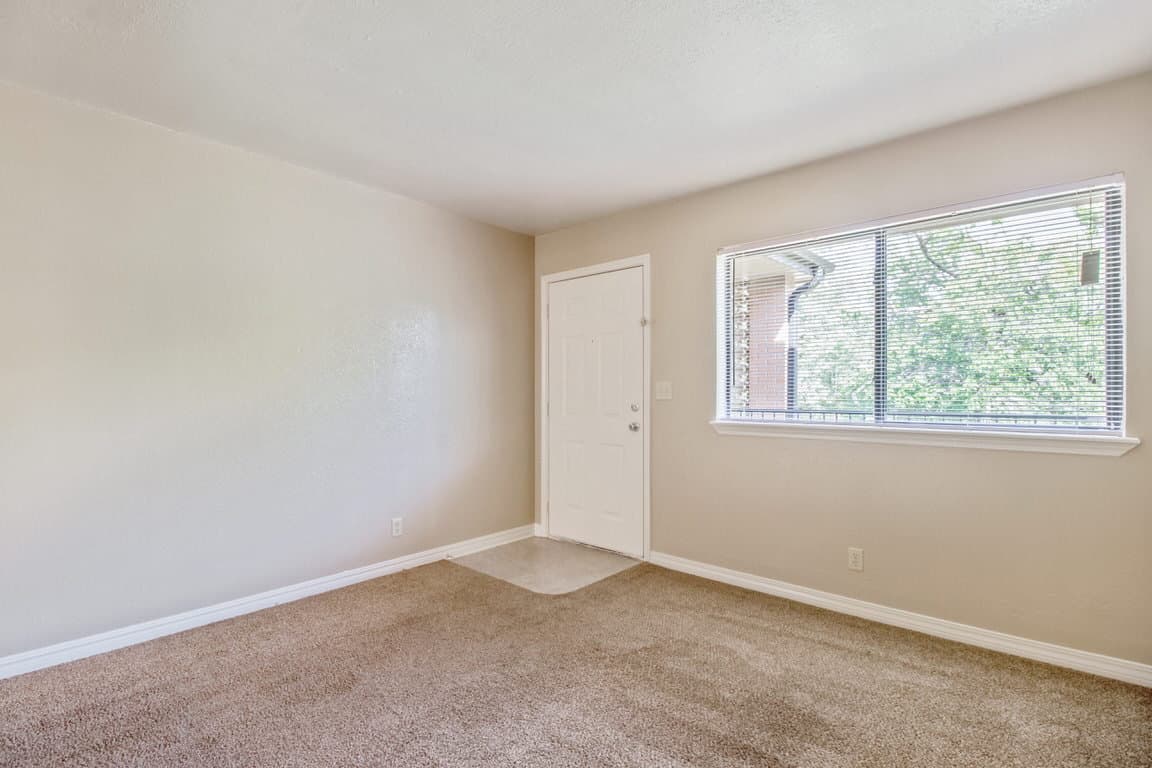 Oklahoma City Apartment: 4641 Woodland Blvd.