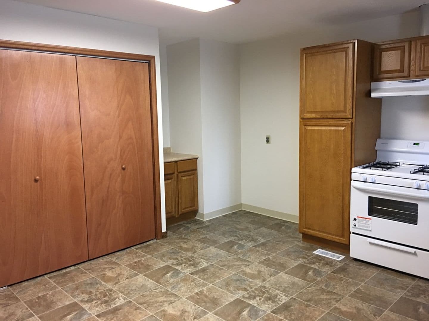 Springfield House: 2602 E. Linwood