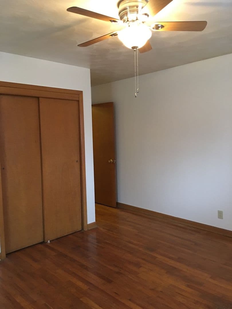 Springfield House: 2602 E. Linwood