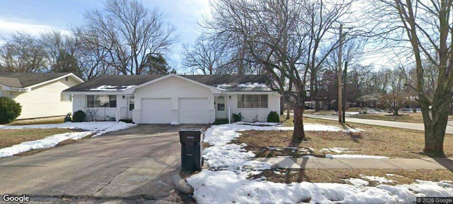 Springfield House: 2602 E. Linwood
