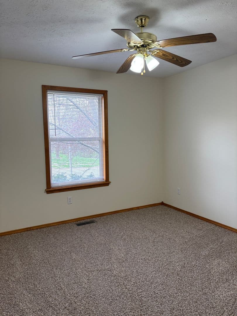 Springfield House: 4312 S. Hemlock