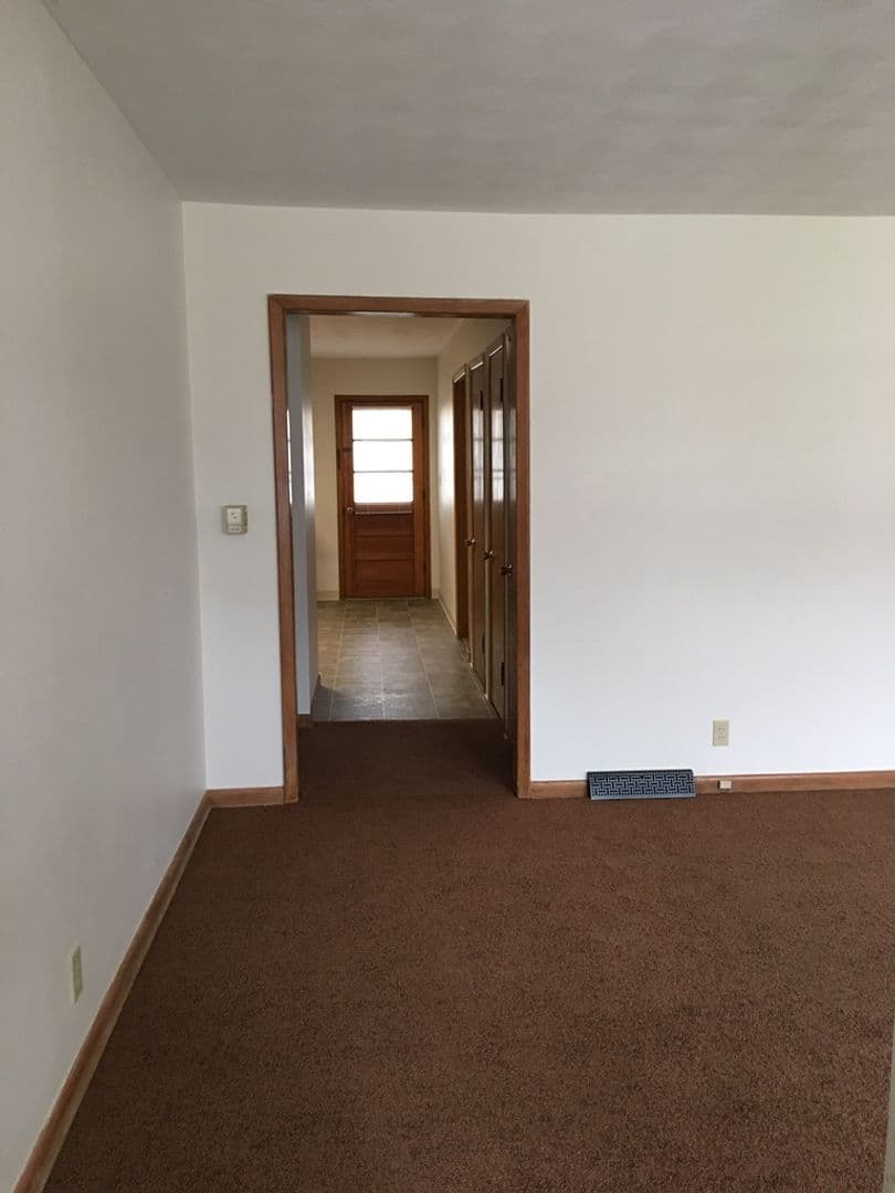 Springfield House: 2602 E. Linwood