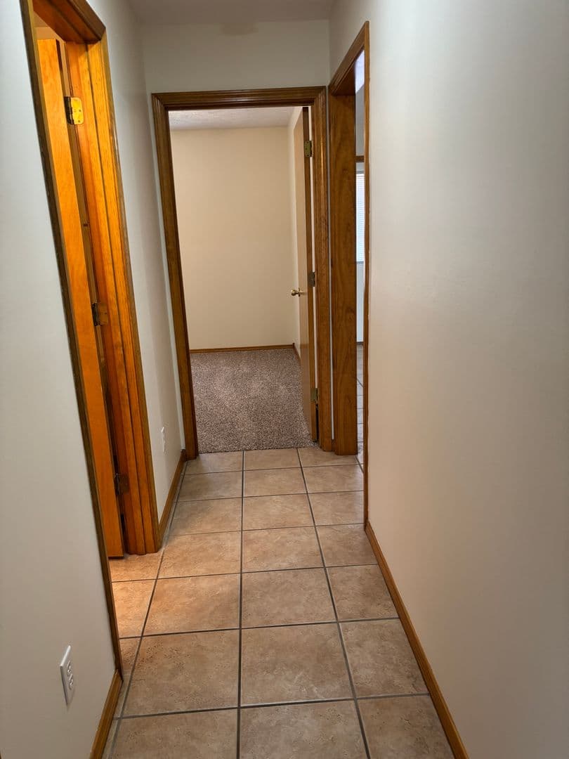 Springfield House: 4312 S. Hemlock