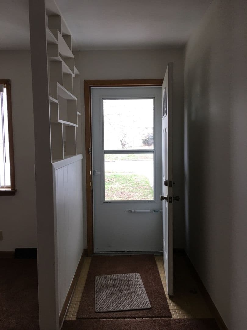 Springfield House: 2602 E. Linwood