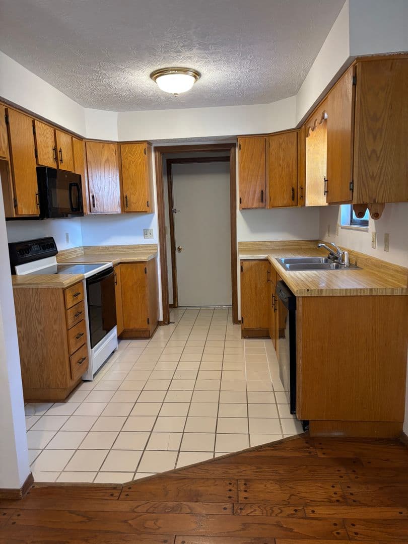 Springfield House: 2790 W. Primrose Lane