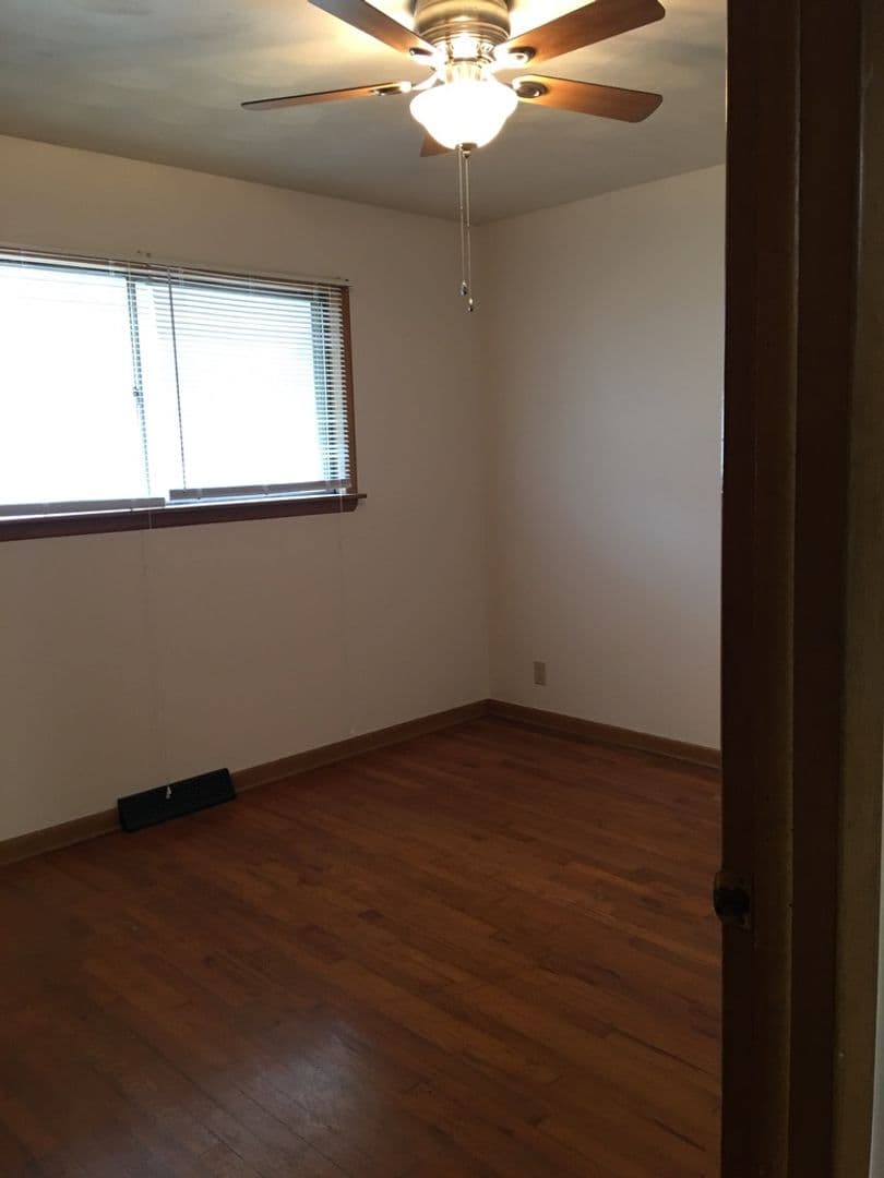 Springfield House: 2602 E. Linwood