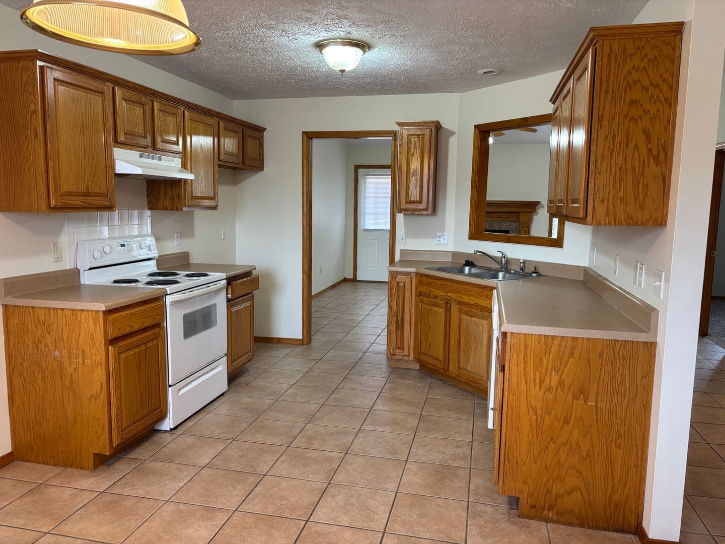 Springfield House: 4312 S. Hemlock