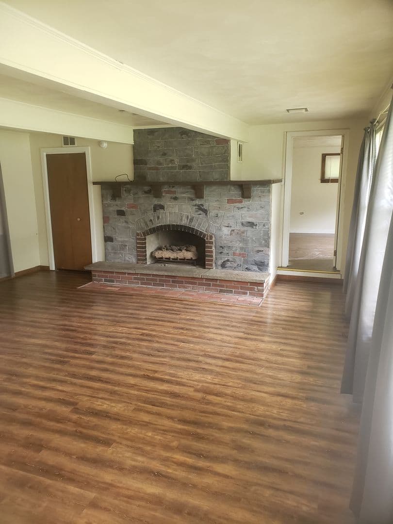 Williamsport Apartment: 1850 Hays lane