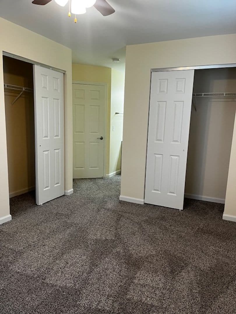 Aurora Apartment: 168 Gregory St