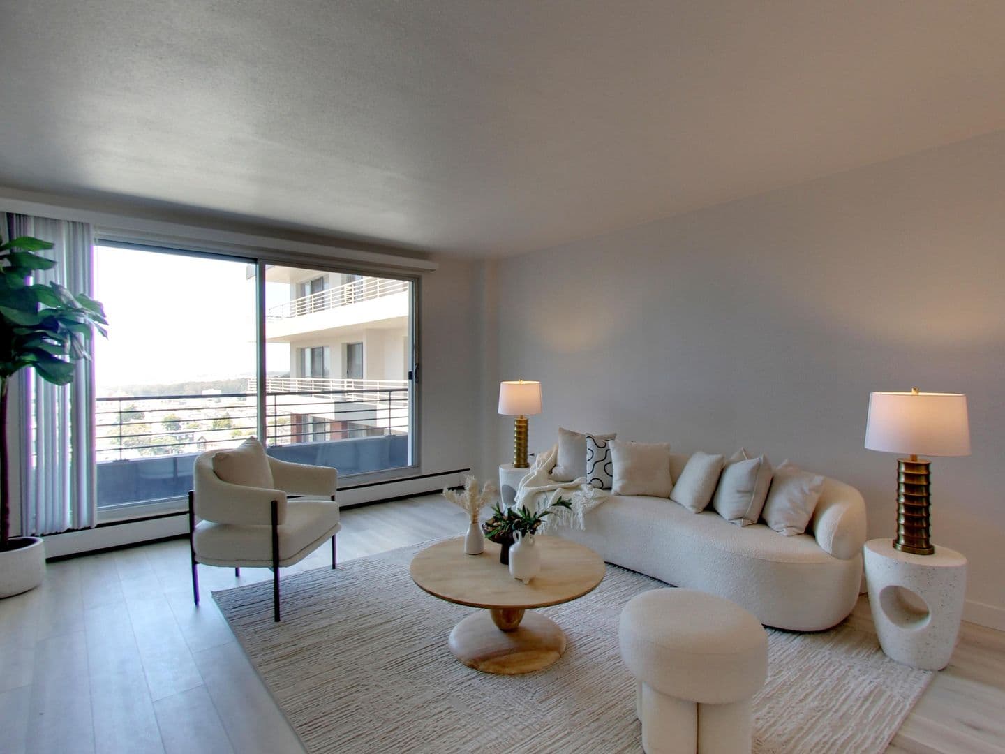 San Francisco Apartment: 8 Locksley Avenue