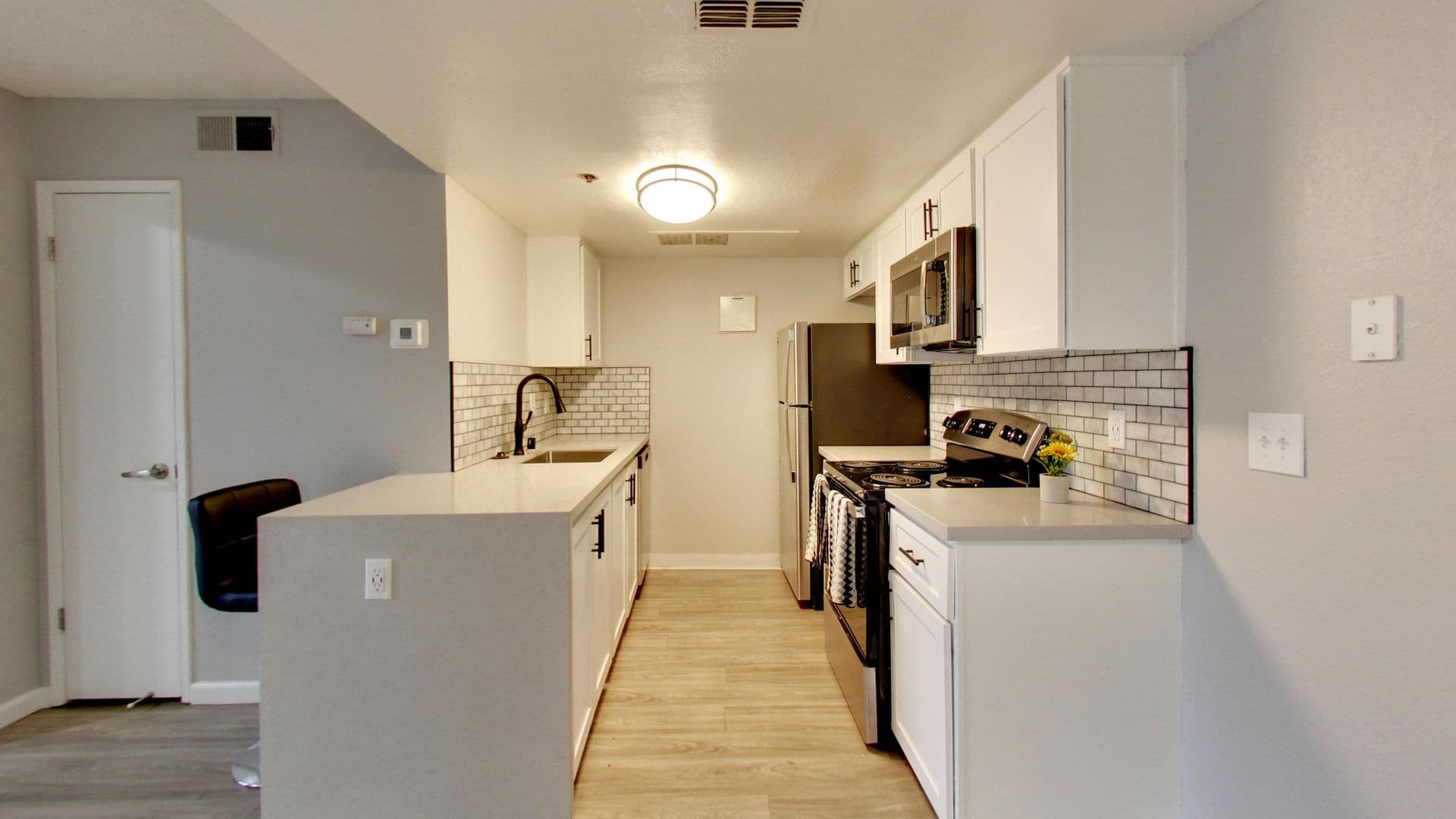 San Leandro Apartment: 900 143rd Avenue