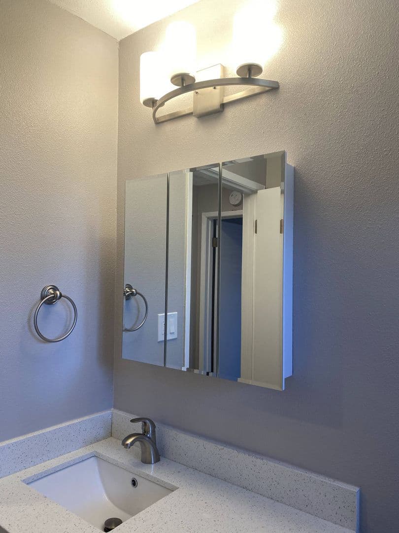 San Leandro Apartment: 1600 162nd Avenue