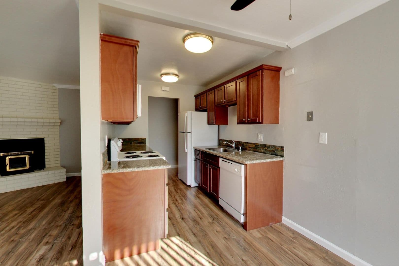 Oakland Apartment: 270 Perkins Street