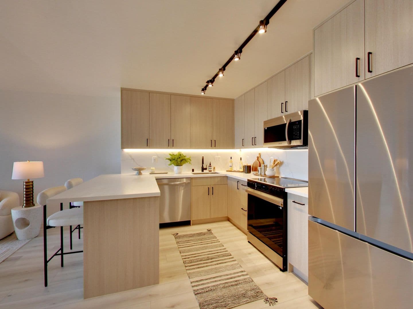 San Francisco Apartment: 8 Locksley Avenue