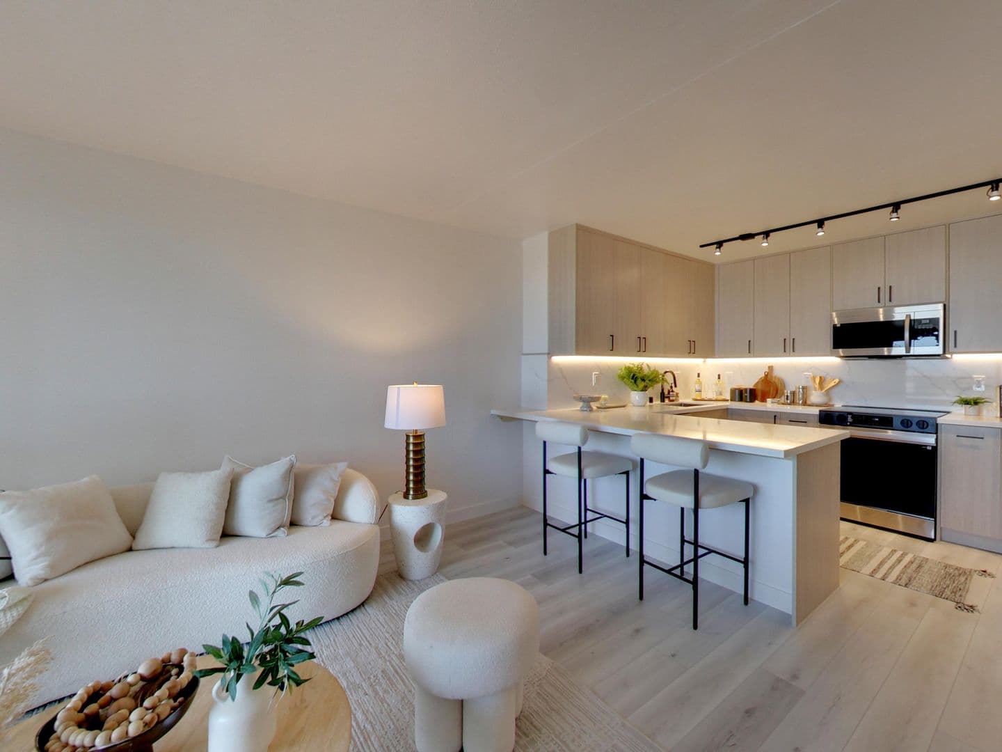 San Francisco Apartment: 8 Locksley Avenue