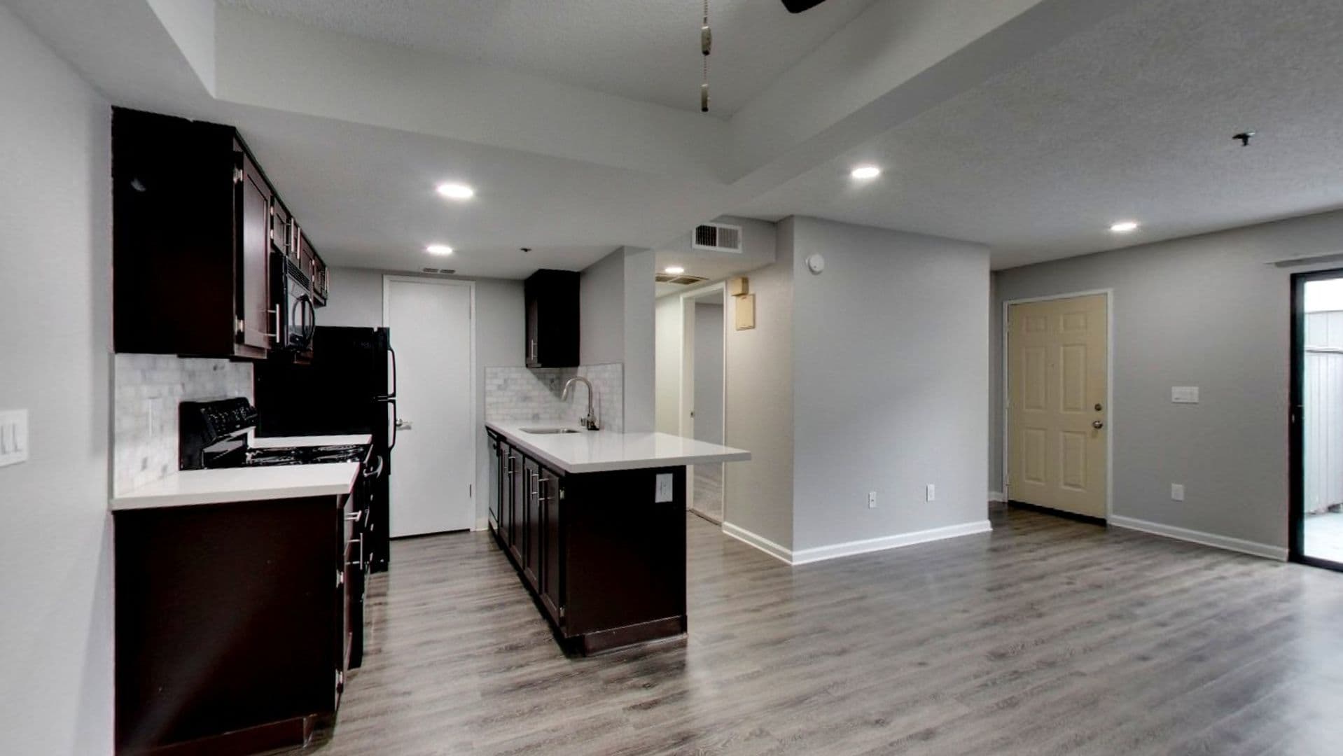 San Leandro Apartment: 900 143rd Avenue