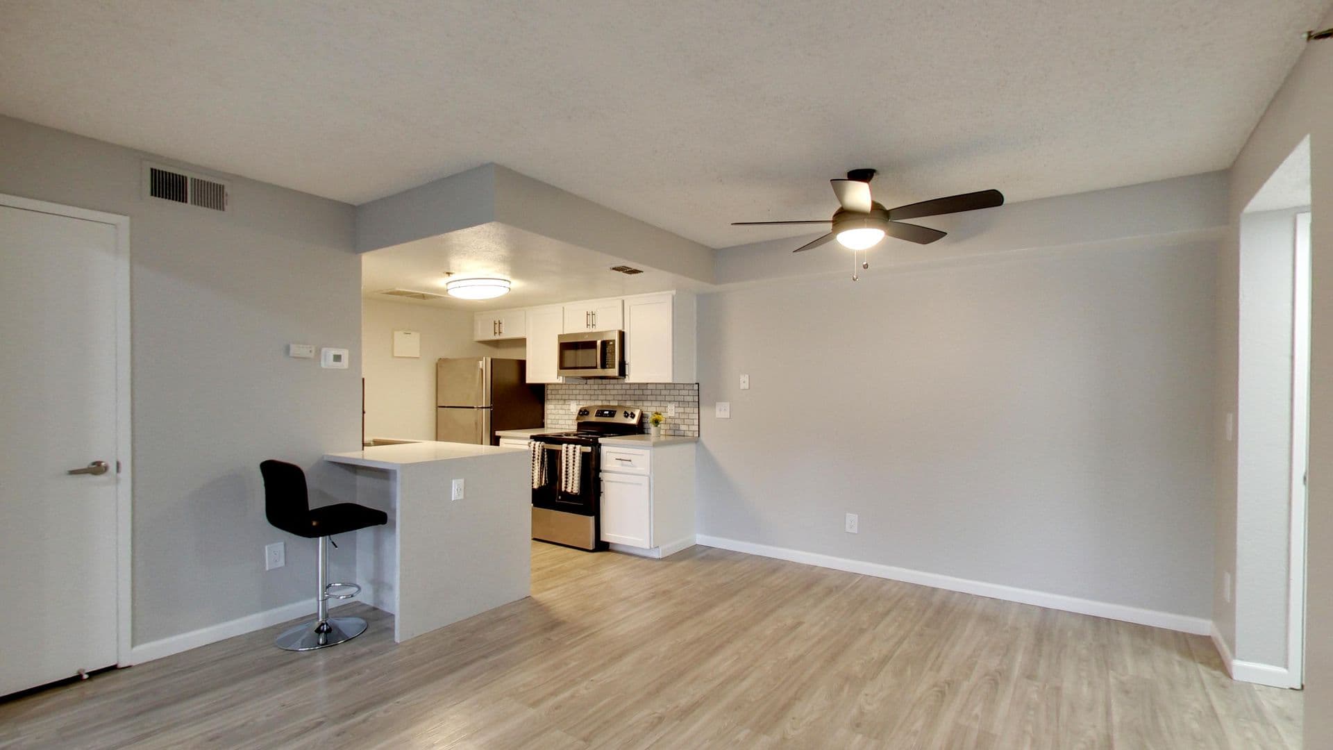 San Leandro Apartment: 900 143rd Avenue