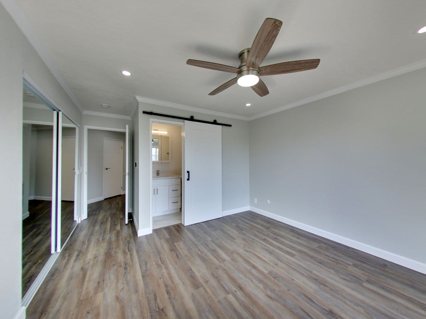 Oakland Apartment: 270 Perkins Street
