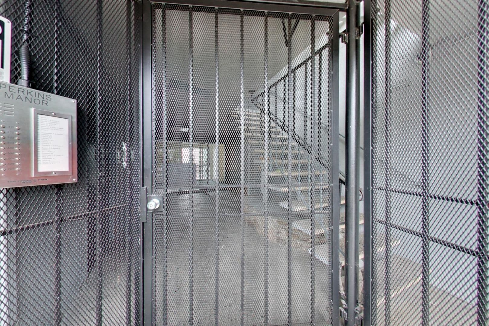 Oakland Apartment: 270 Perkins Street