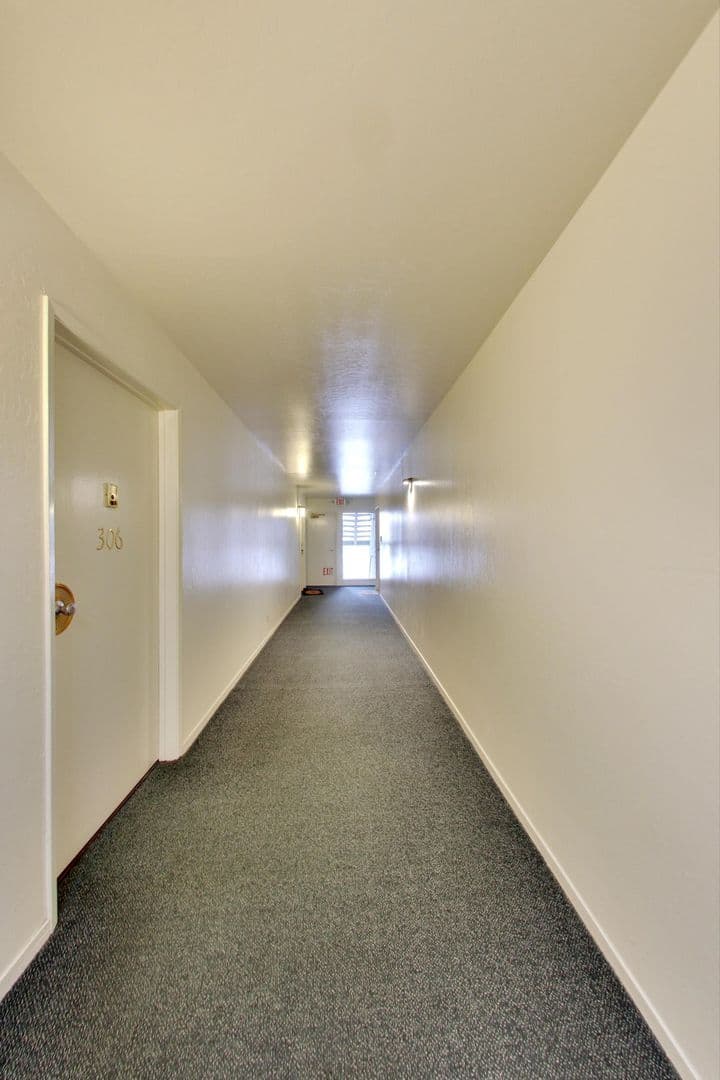 Oakland Apartment: 270 Perkins Street