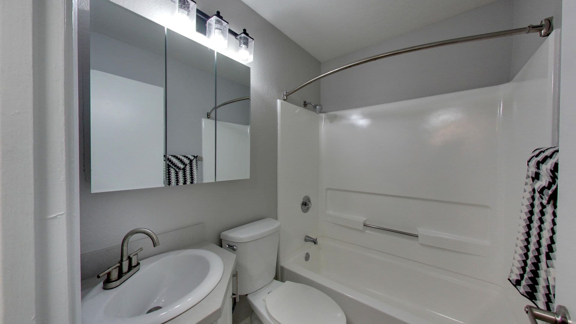 San Leandro Apartment: 900 143rd Avenue