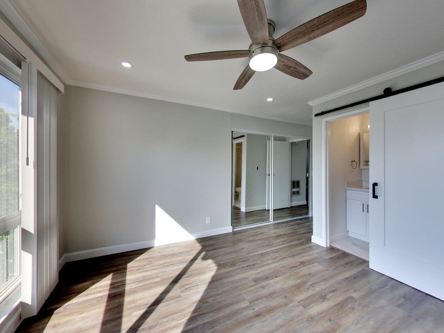 Oakland Apartment: 270 Perkins Street