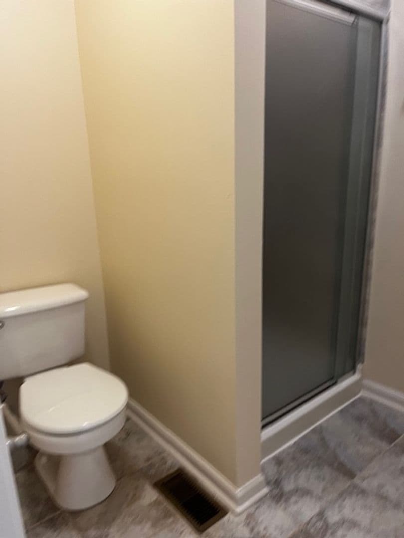 Aurora Apartment: 168 Gregory St