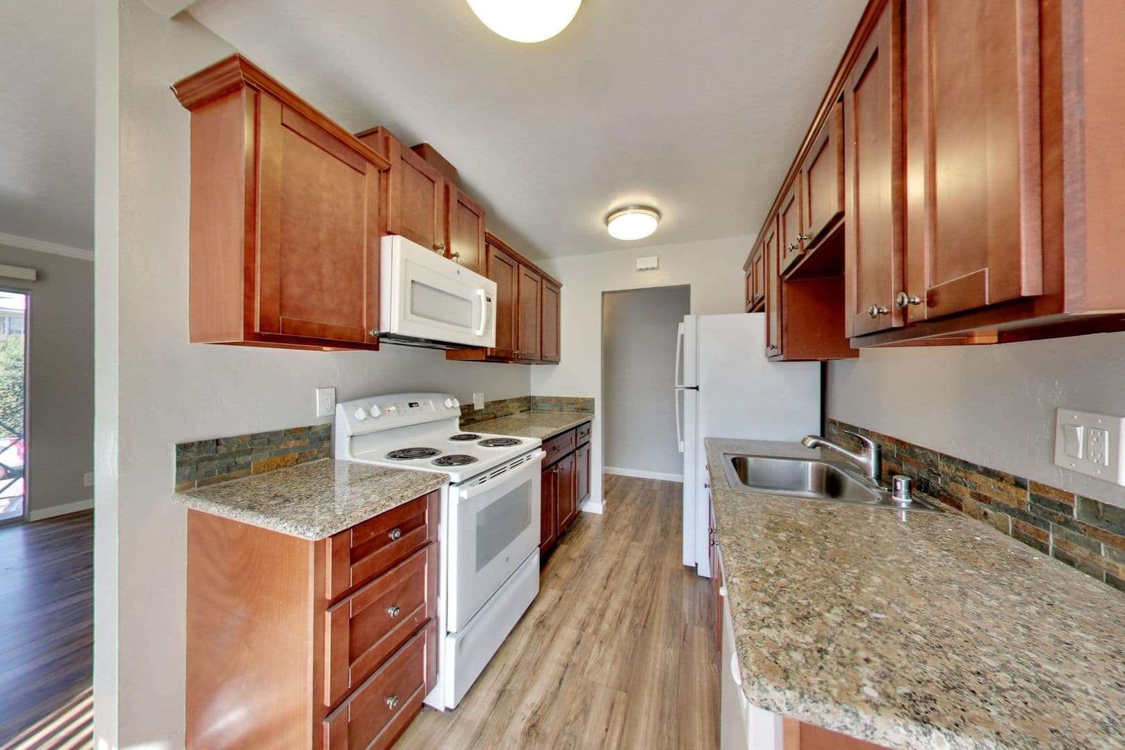 Oakland Apartment: 270 Perkins Street