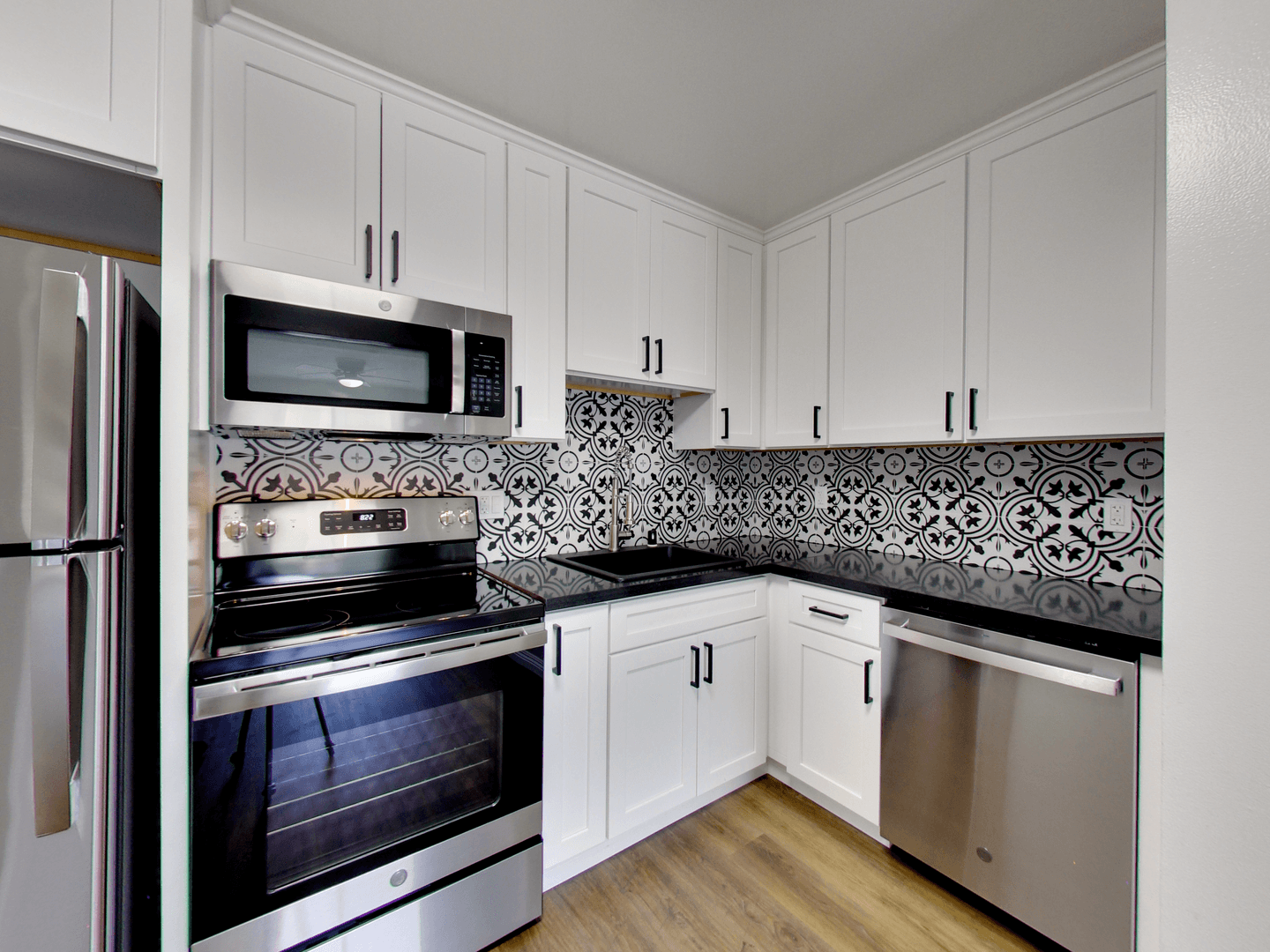 SAN LEANDRO Apartment: 14400 EAST 14TH STREET