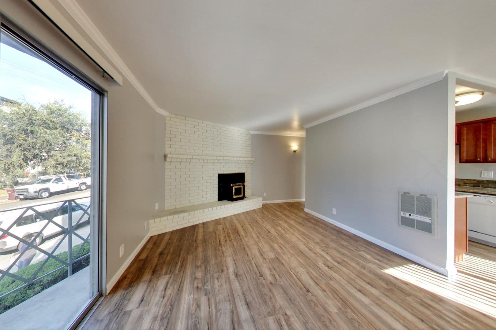 Oakland Apartment: 270 Perkins Street