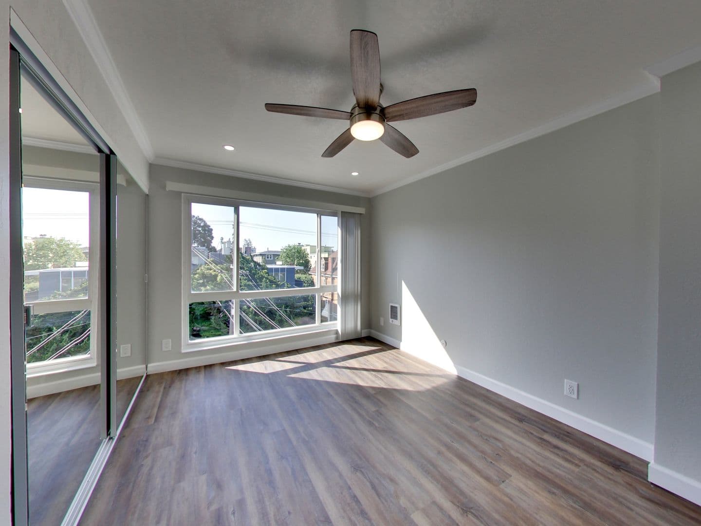 Oakland Apartment: 270 Perkins Street