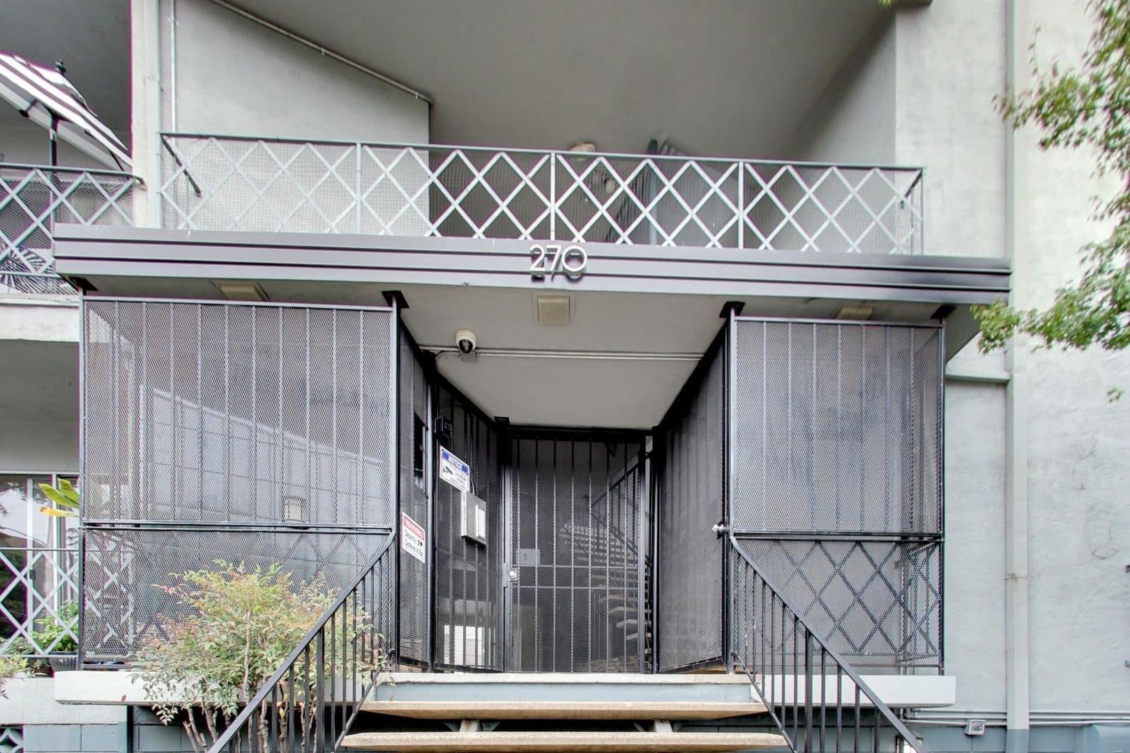 Oakland Apartment: 270 Perkins Street