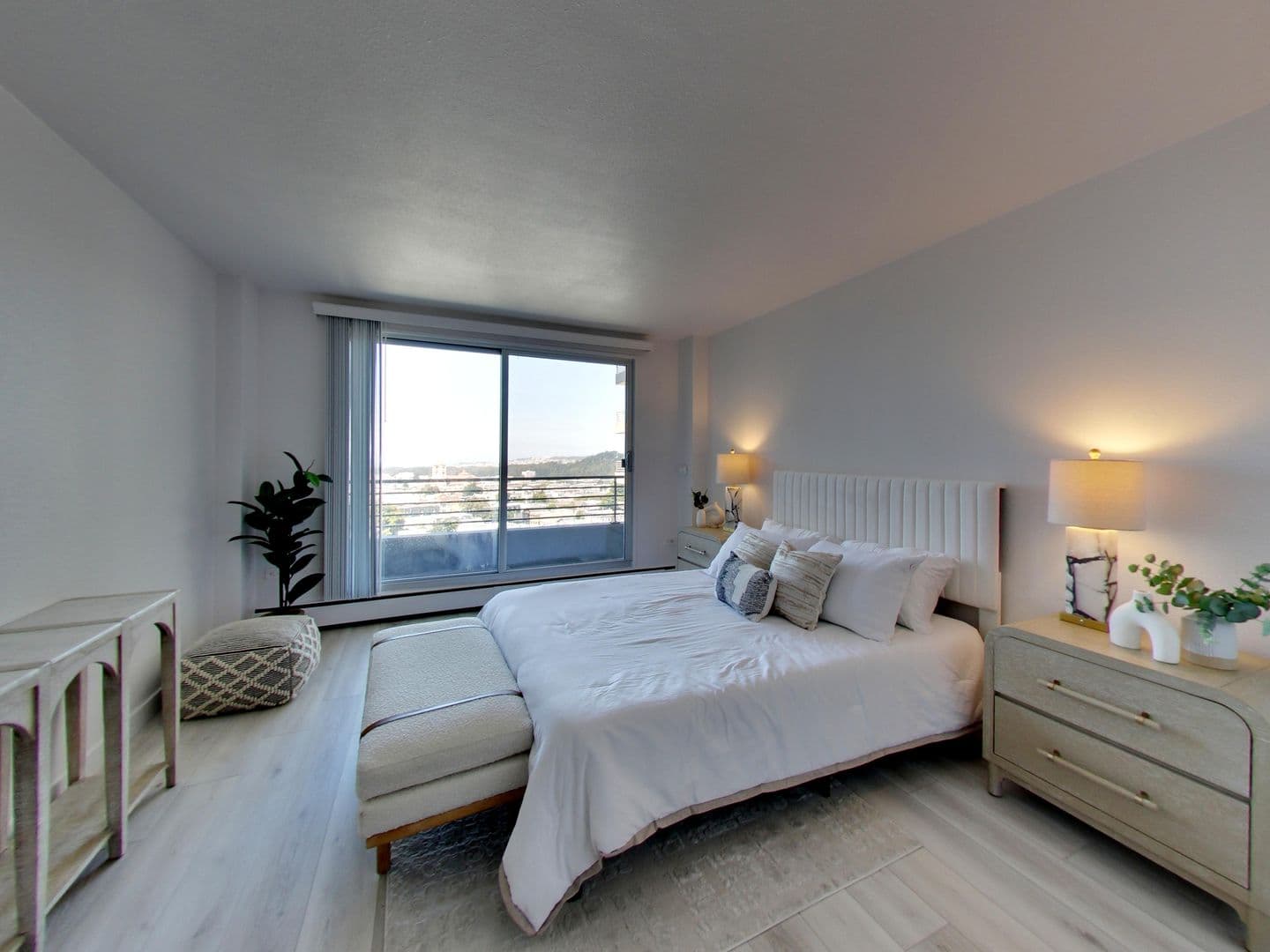 San Francisco Apartment: 8 Locksley Avenue
