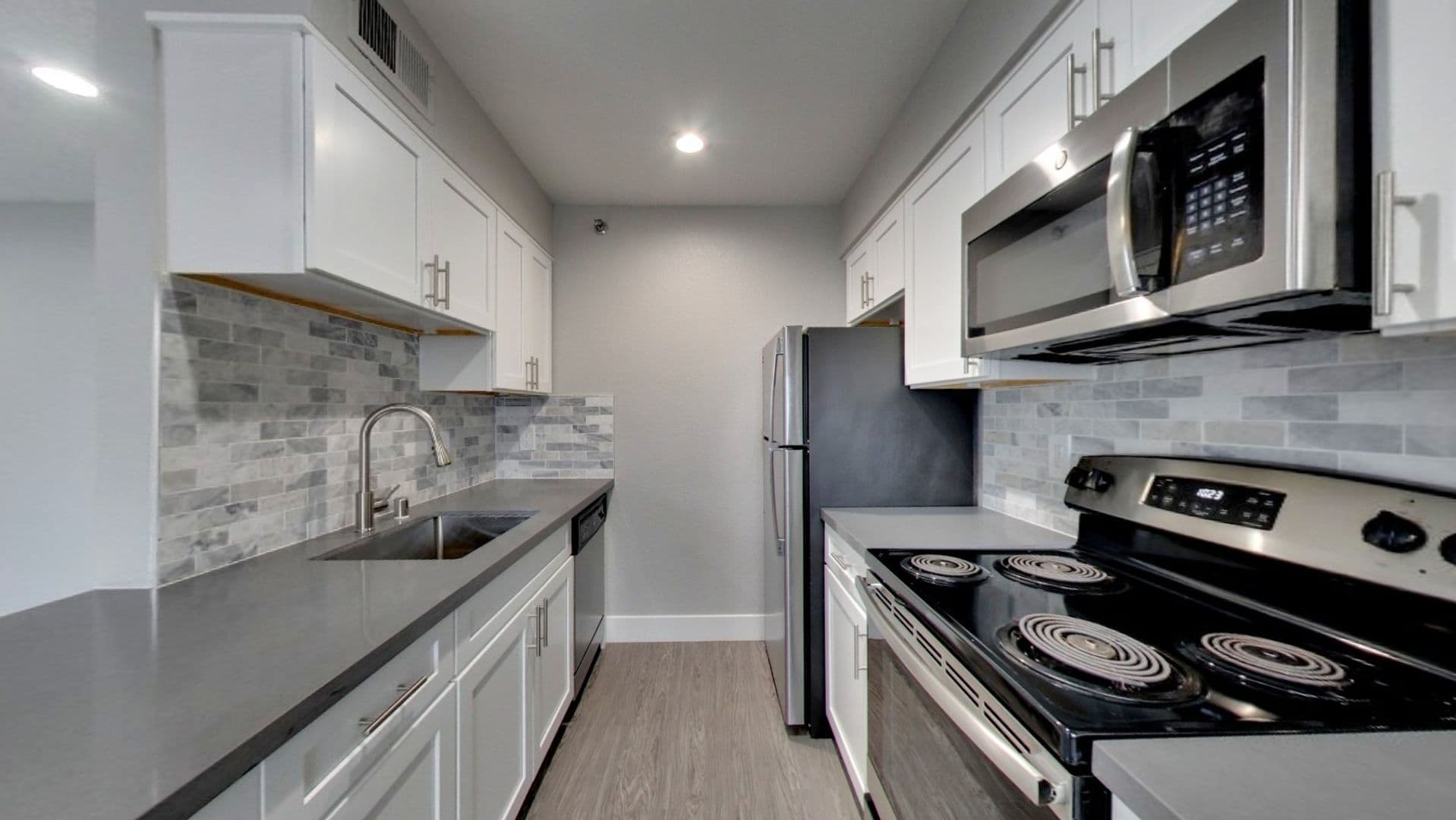 San Leandro Apartment: 900 143rd Avenue