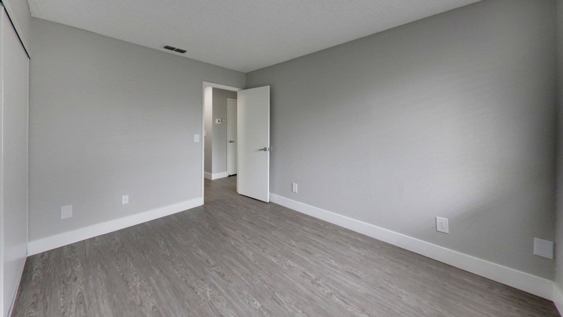 San Leandro Apartment: 900 143rd Avenue