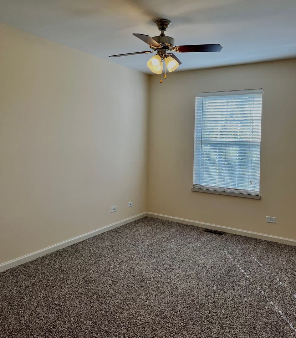 Aurora Apartment: 168 Gregory St