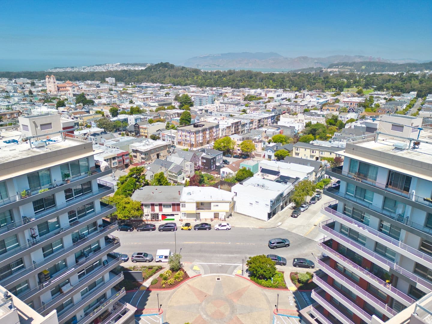 San Francisco Apartment: 8 Locksley Avenue