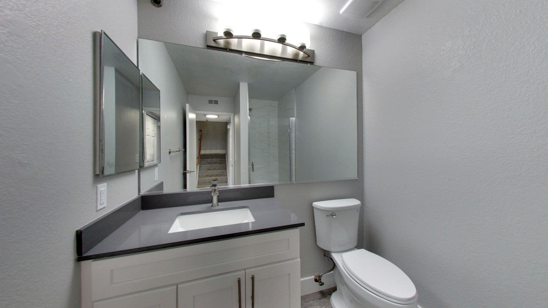 San Leandro Apartment: 900 143rd Avenue