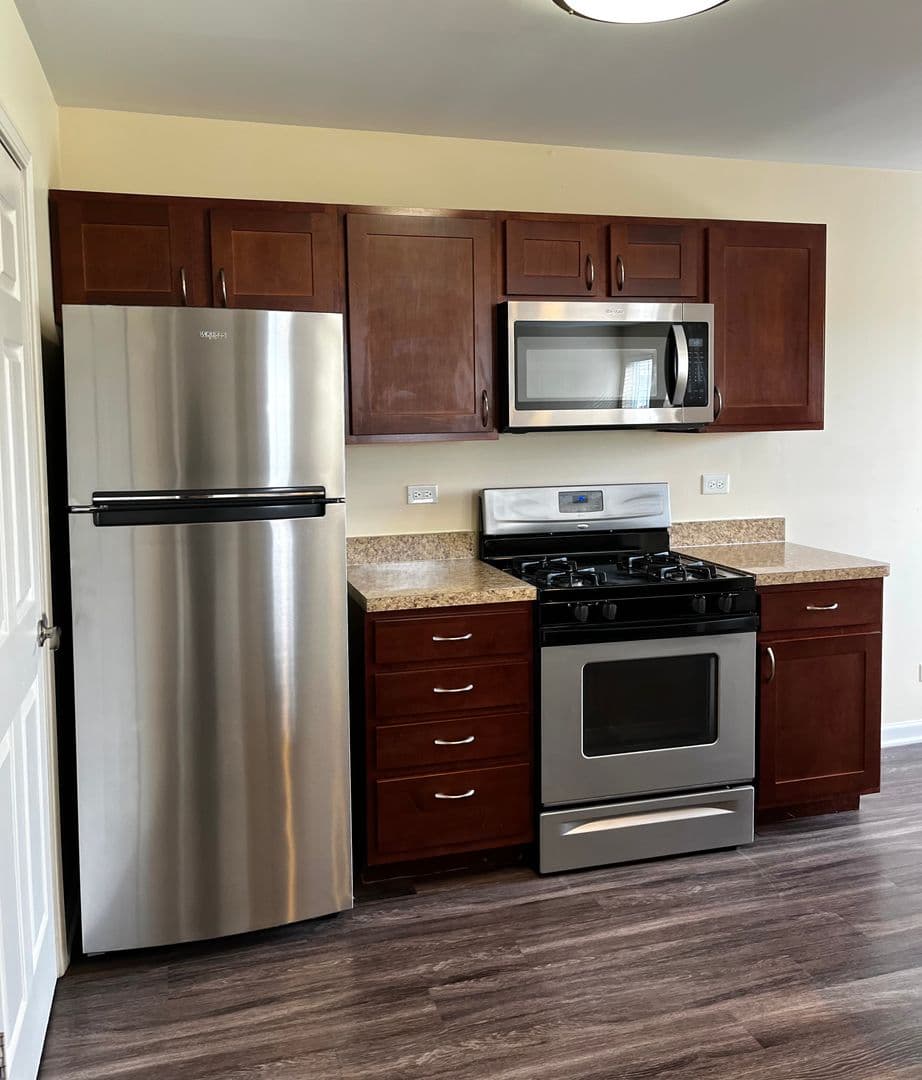 Aurora Apartment: 168 Gregory St