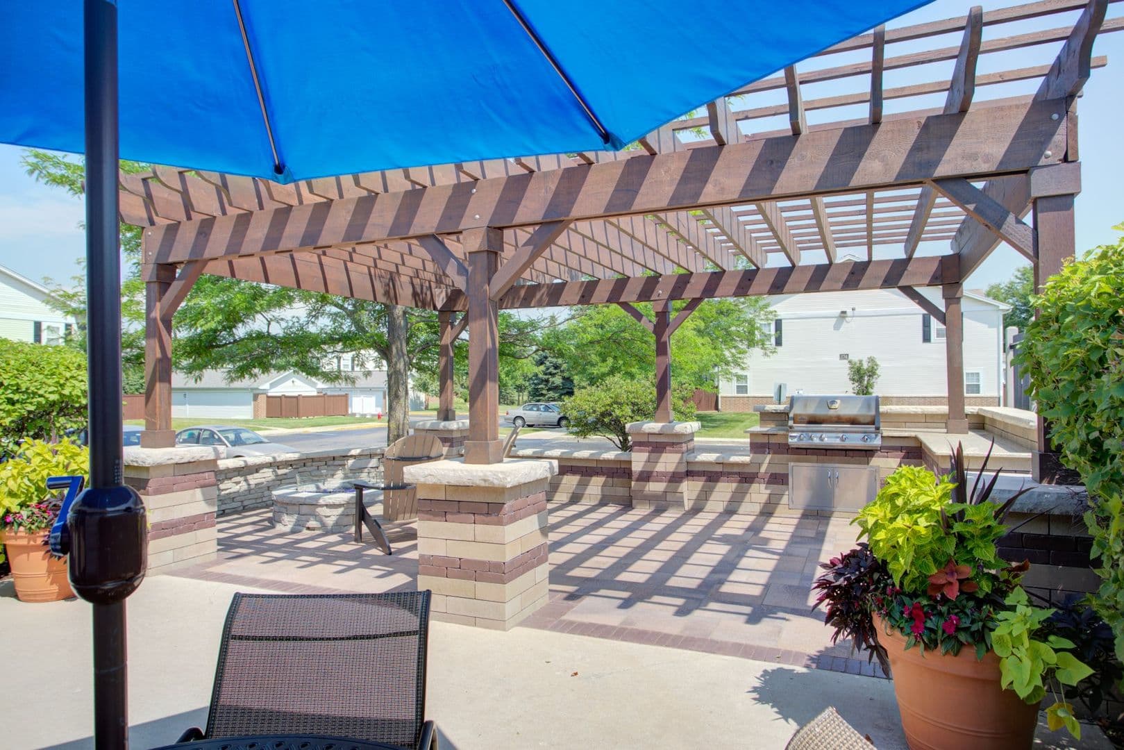 Aurora Apartment: 168 Gregory St
