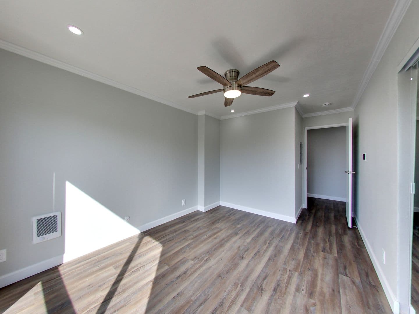 Oakland Apartment: 270 Perkins Street