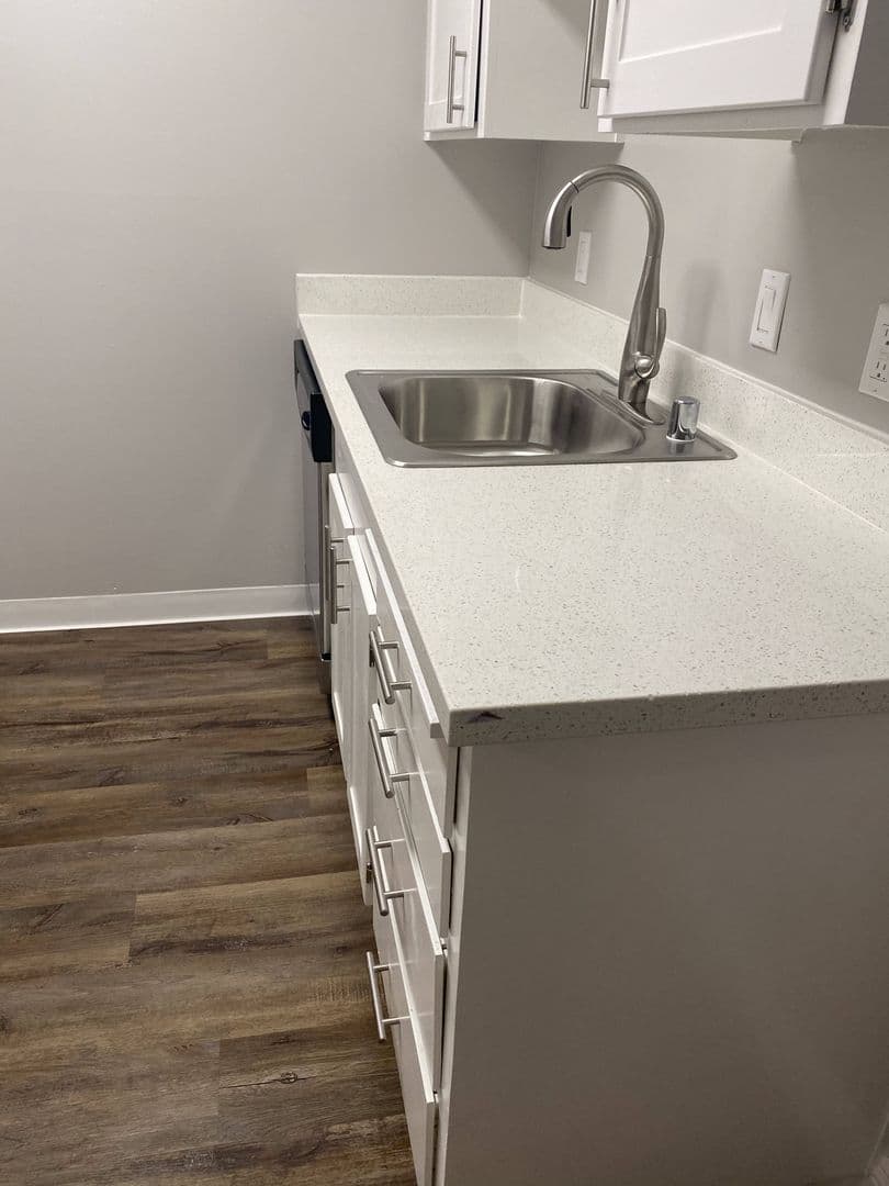 San Leandro Apartment: 1600 162nd Avenue